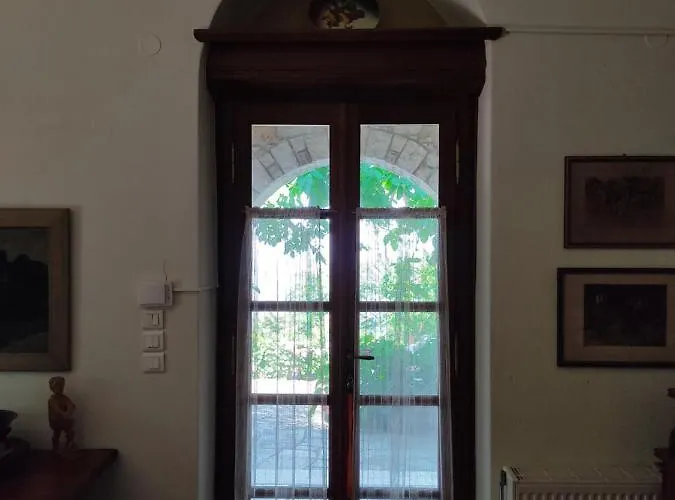 White Stone House With Great Sea View וילה